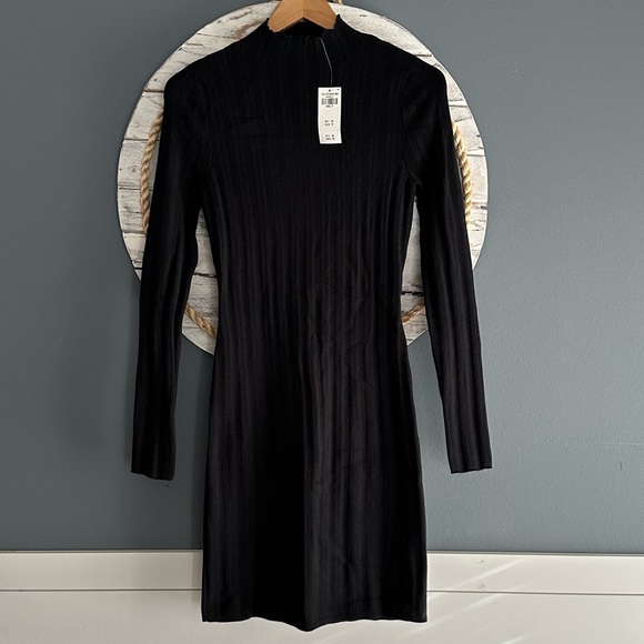 A&F ribbed sweater dress - Picture 2 of 7